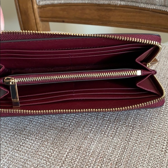 Tory Burch Bags Tory Burch Emerson Wristlet Zip Continental